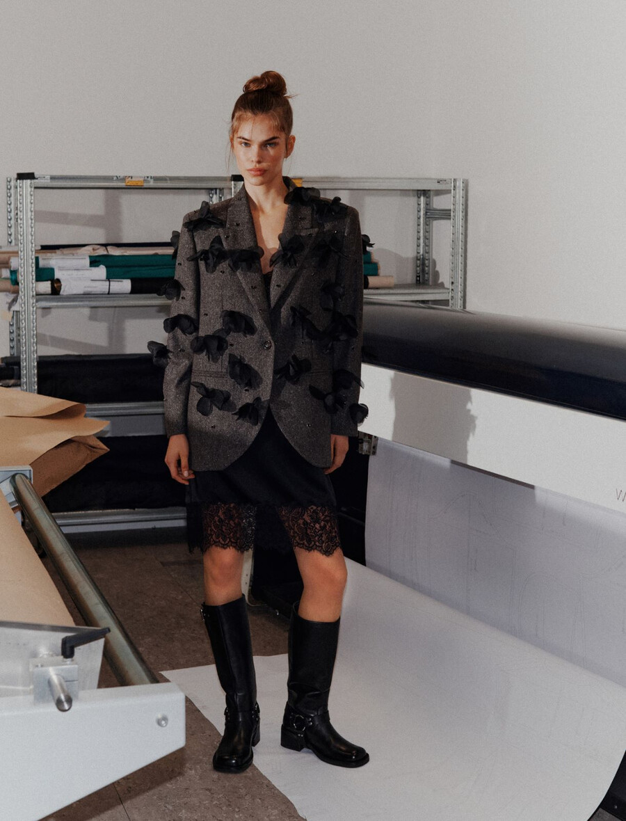 blazer con dettagli floreali e ricamati - marrone scuro