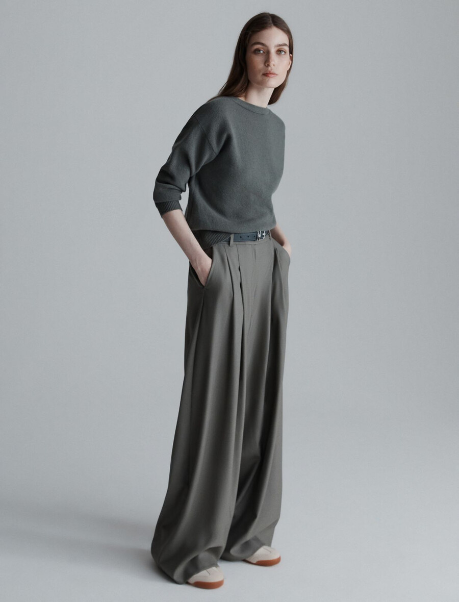 maglione con scollo a v - oliva