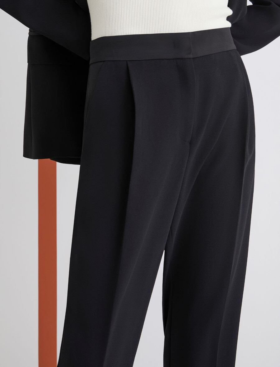 pantaloni con pieghe - nero