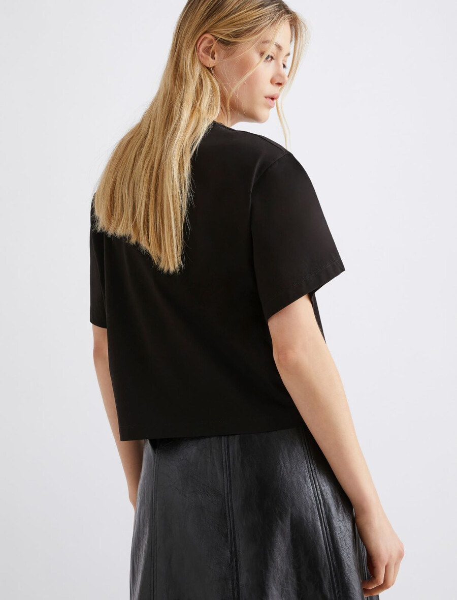 t-shirt corta con cristalli - nera