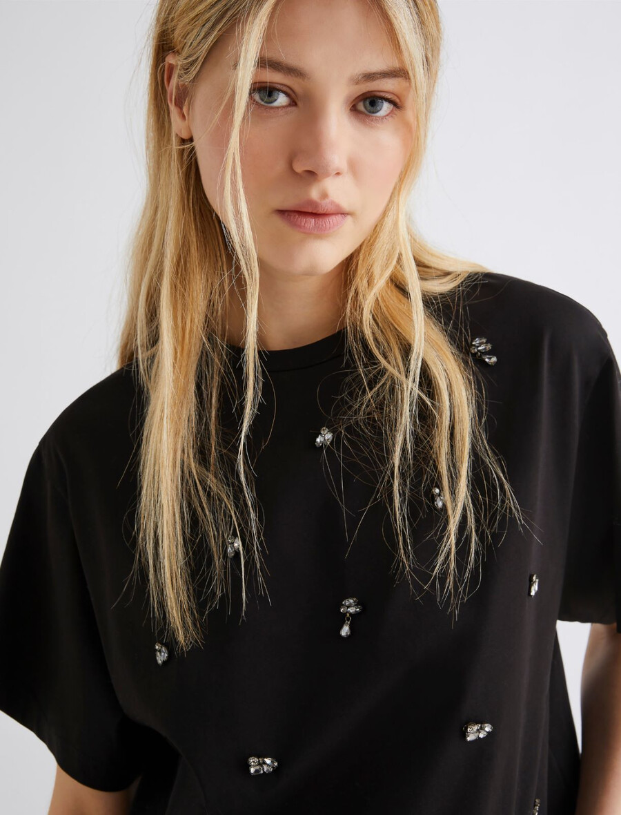 t-shirt corta con cristalli - nera