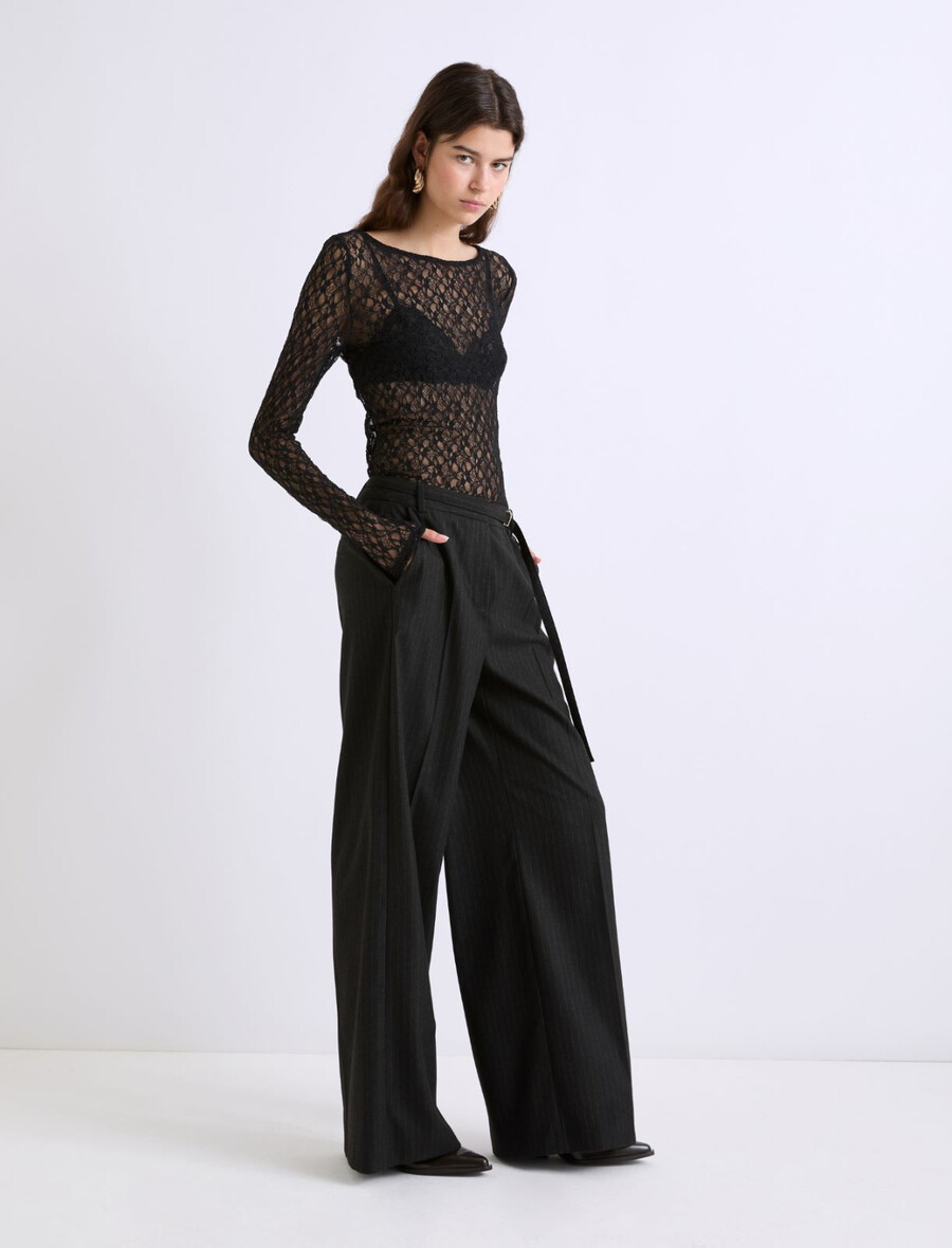 t-shirt in pizzo elasticizzato - nero